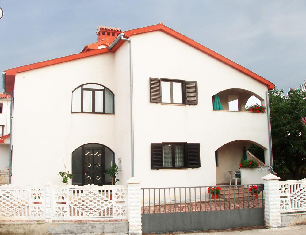 Apartments Porec Istria By Nina Exterior photo